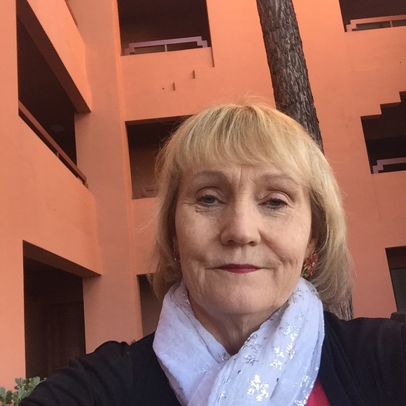 Meet your Posher, Sandi - Picture 2 of 3